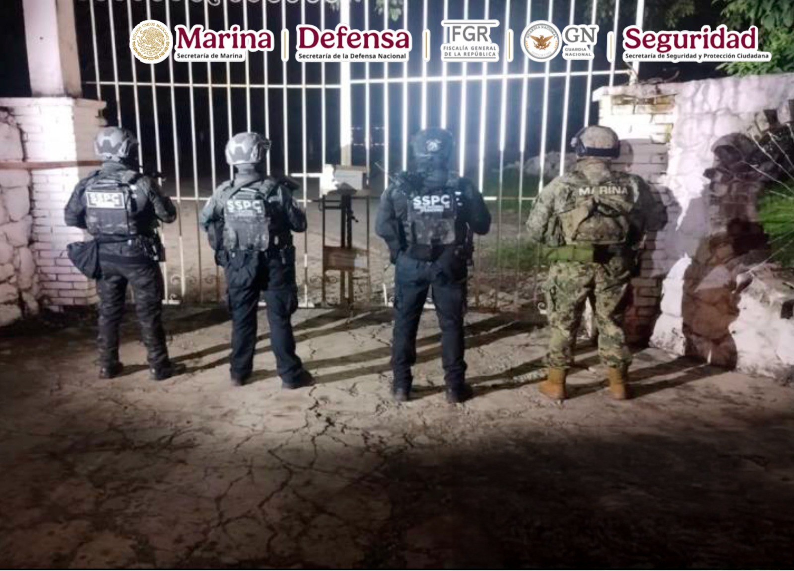 En Veracruz, cumplimentan tres órdenes de cateo y aseguran armamento